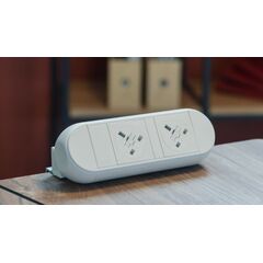 Moduł zasilający 2A01F2A5, 2x gniazdo Schuko, 1xUSB (A+C), 2x tunel, biała ramka i zakończenie, srebrne ciało, Kolor: White (Fascia/End Cap), Silver (Body)